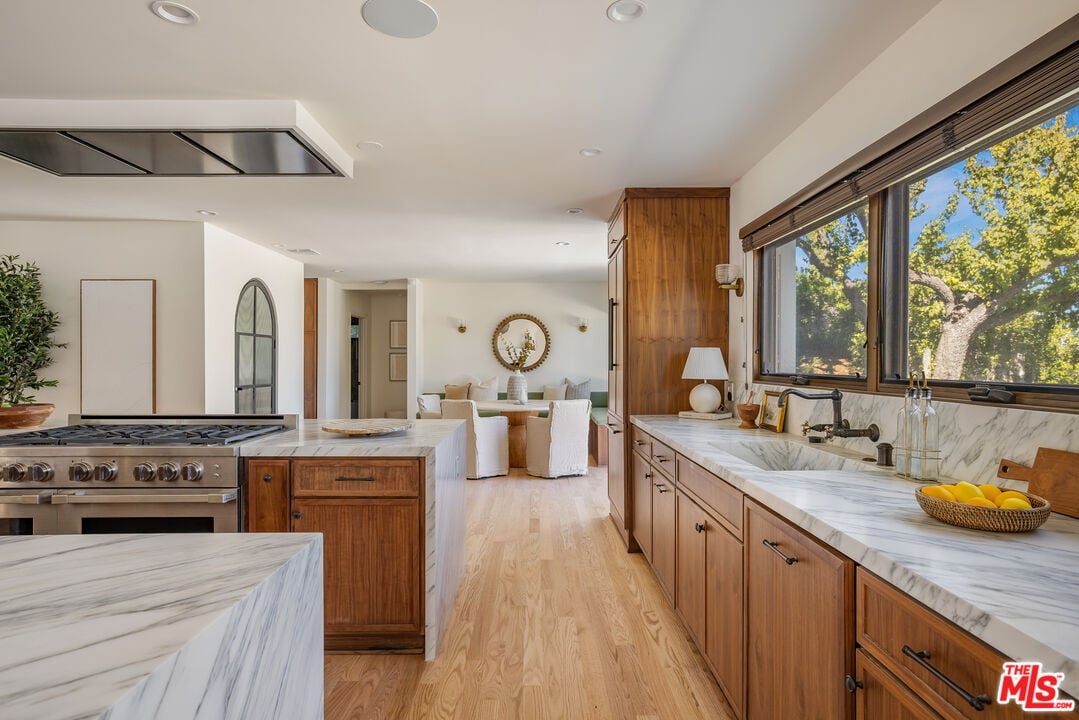 17201 Luverne Pl