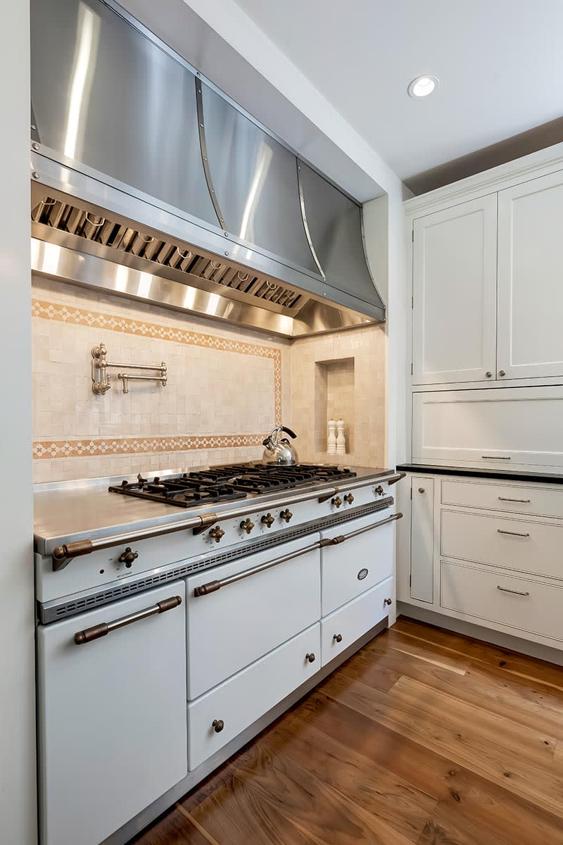 523 N Roxbury Drive