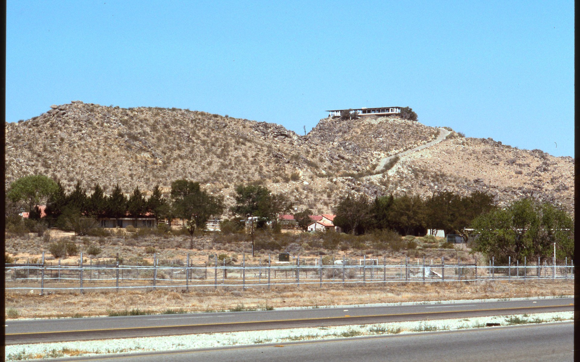 Homes on the hills of Apple Valley seen from the road