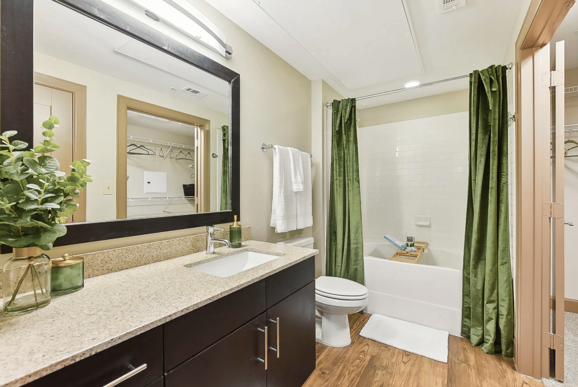 Up to 8 Weeks Free on select units with 12+ month leases