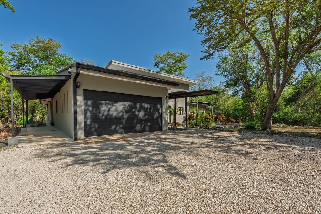 Casa Avalon |  New 4-Bedroom Home on 1.48-Acre Lot – Build 2 More Structures, Just Minutes from the Beach! 