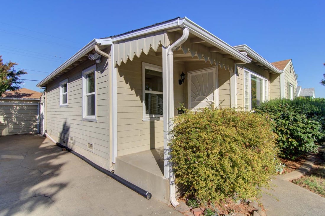 Just Listed! Near Tahoe Park with HUGE Bonus Room!