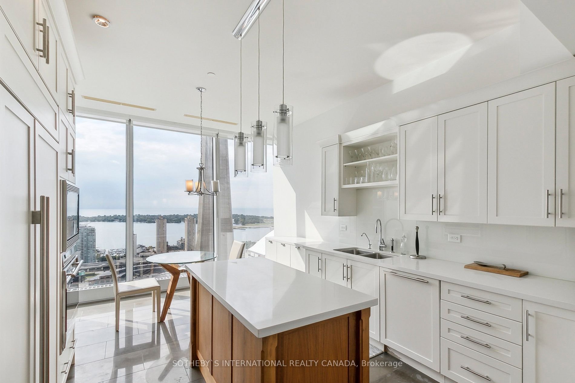 183 Wellington St W 3005