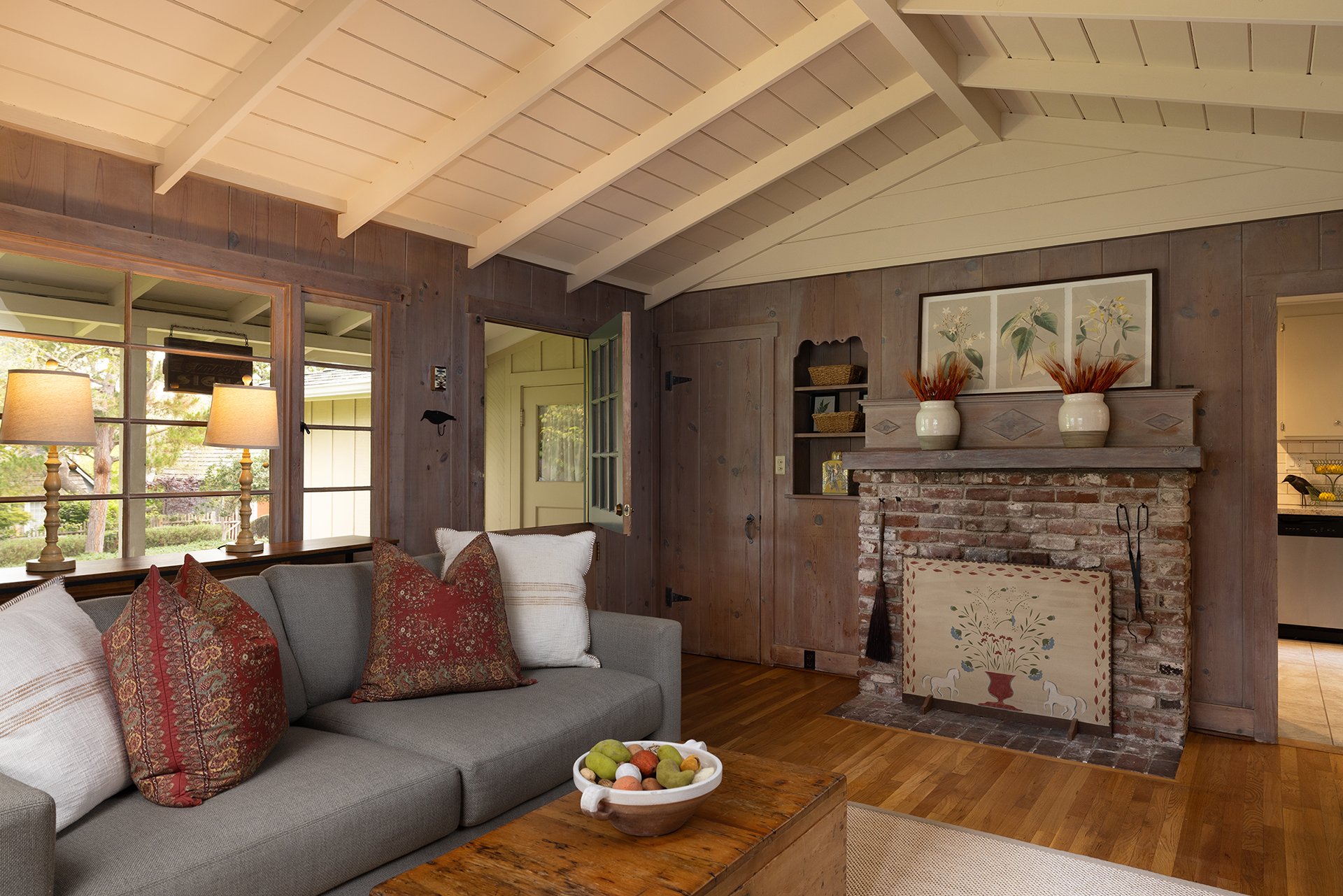 Carmel Cottage Living - Lincoln 3NE of 12th