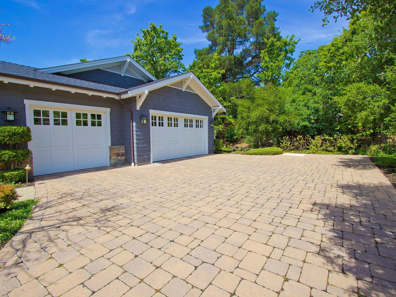 33 Sanford Ln
