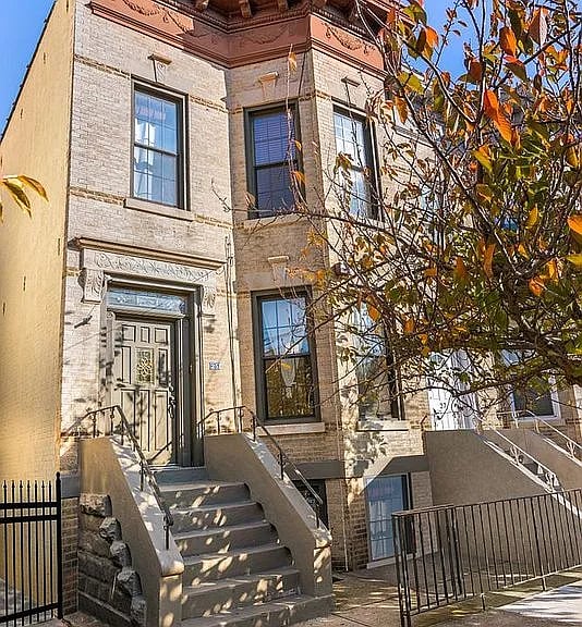 25 72nd St