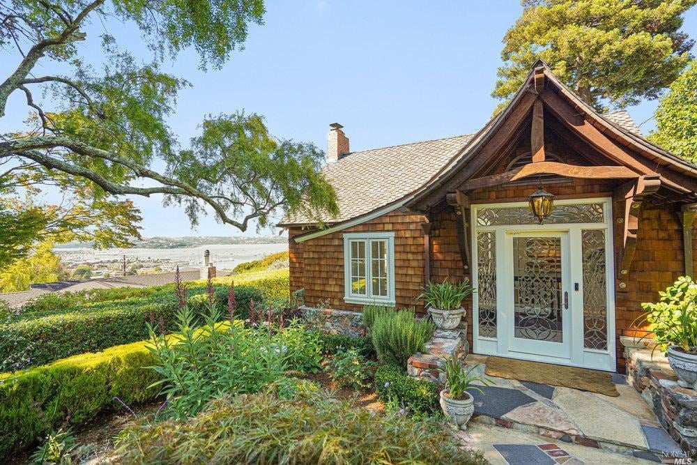 174 San Carlos Ave