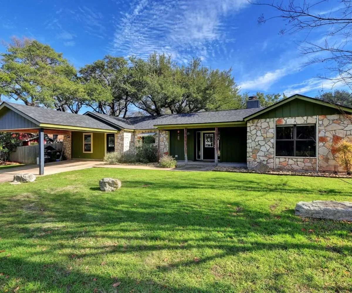 2703 Mecca Rd