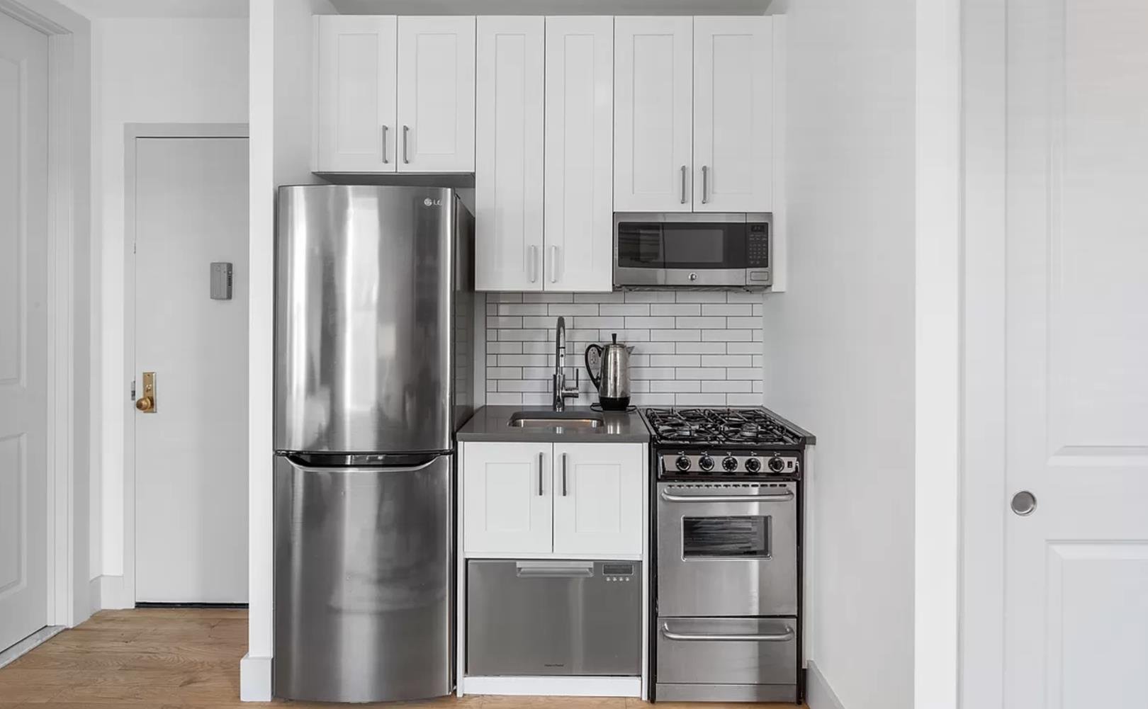 47.5 East 7th Street, Apt A4