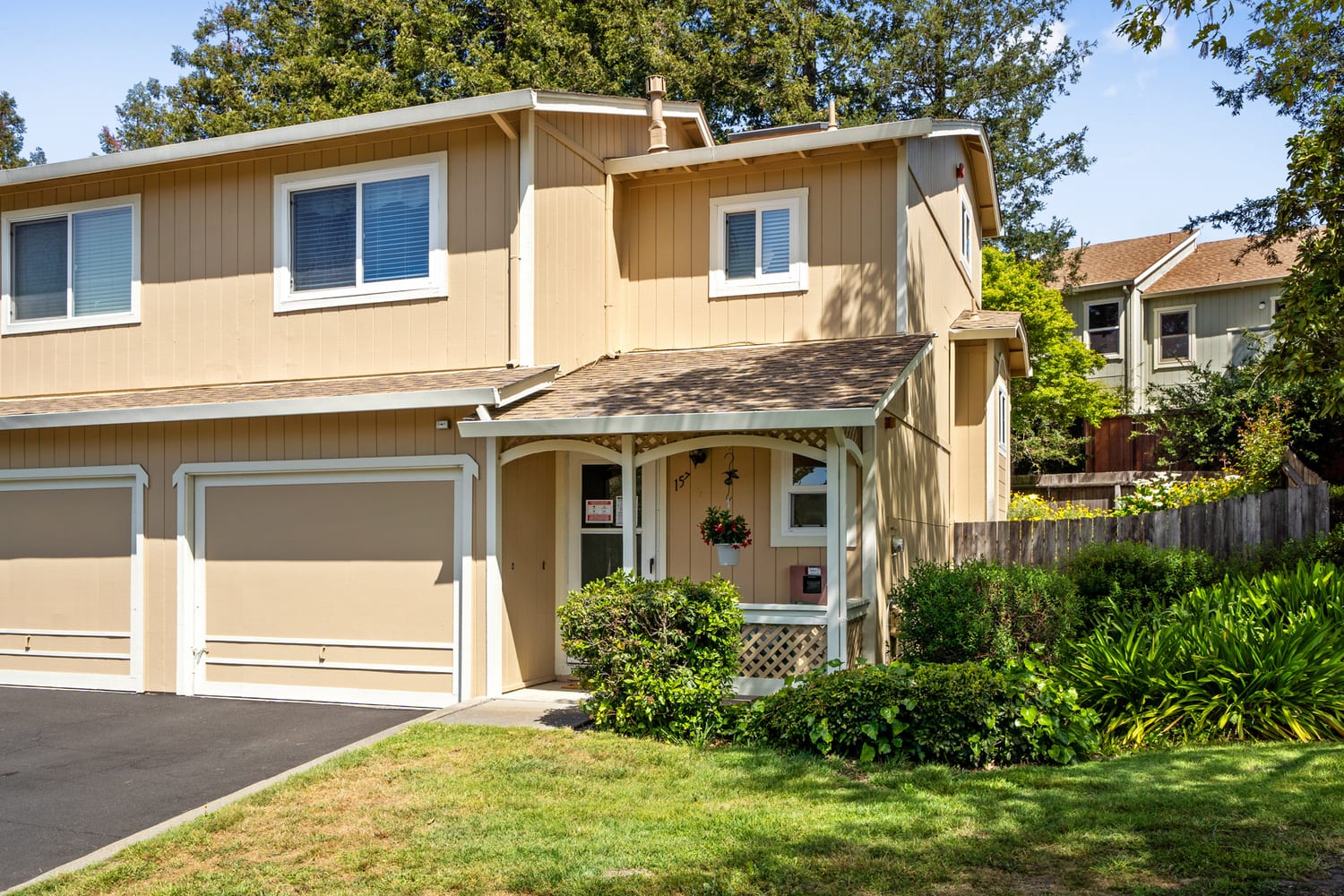 157 Acorn Dr