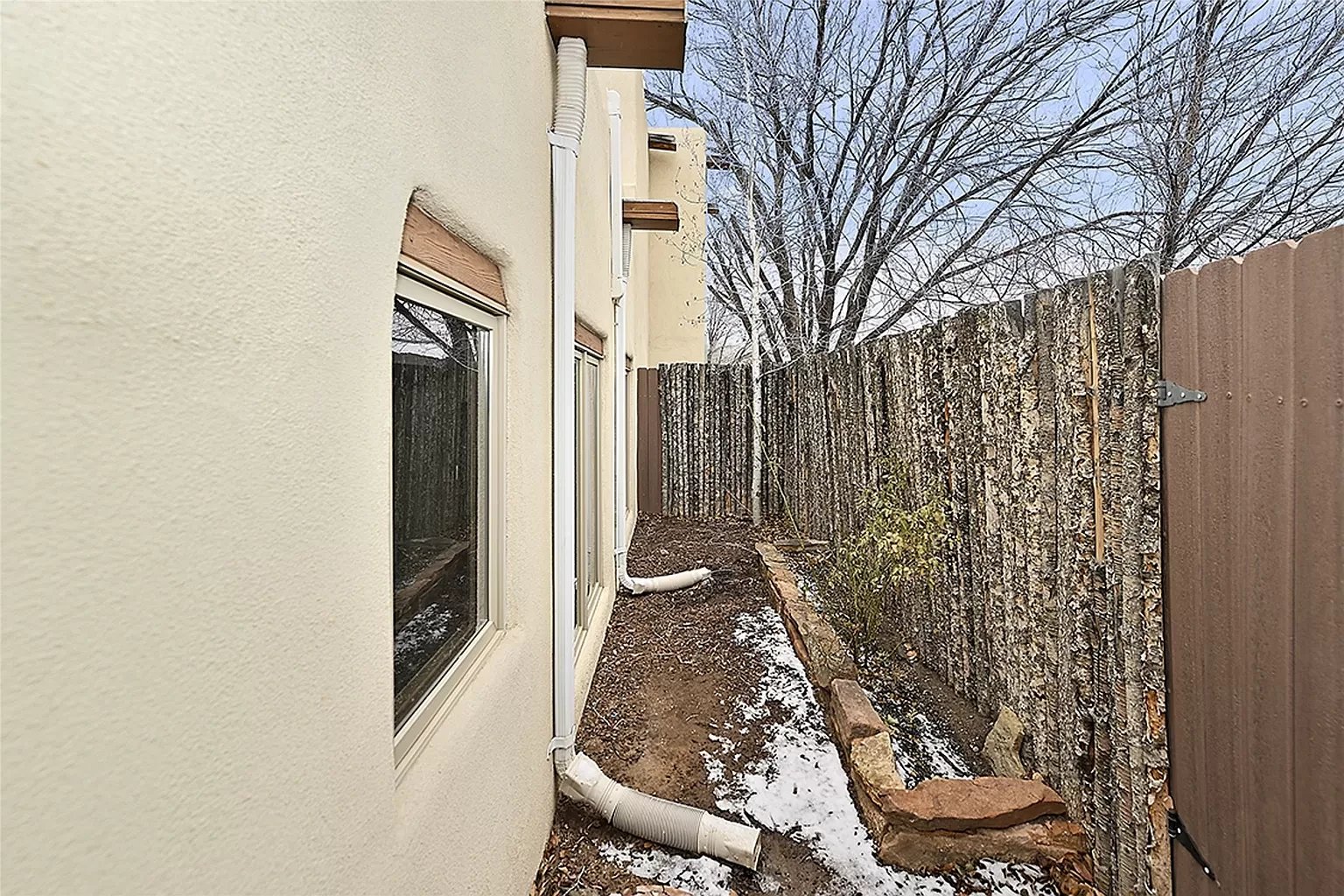 3246 La Paz Ln