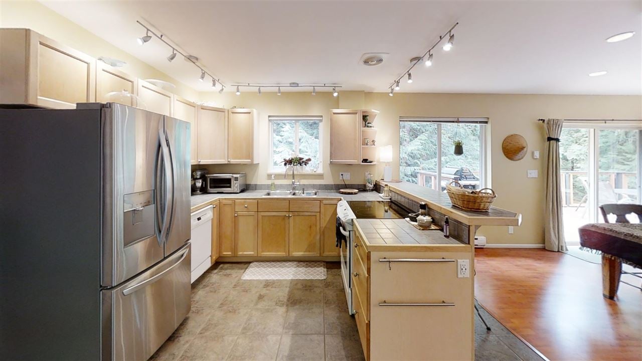 5557 Riley Road, Halfmoon Bay