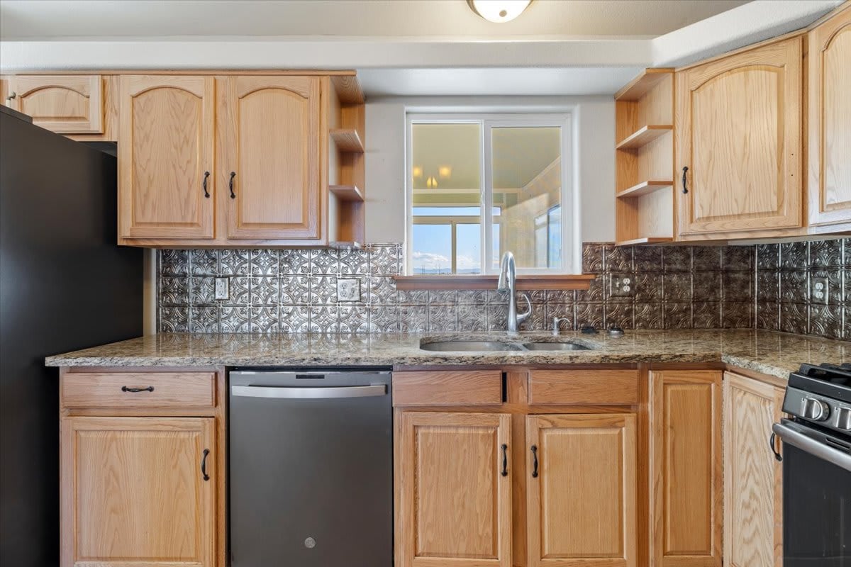 17865 High Plains View