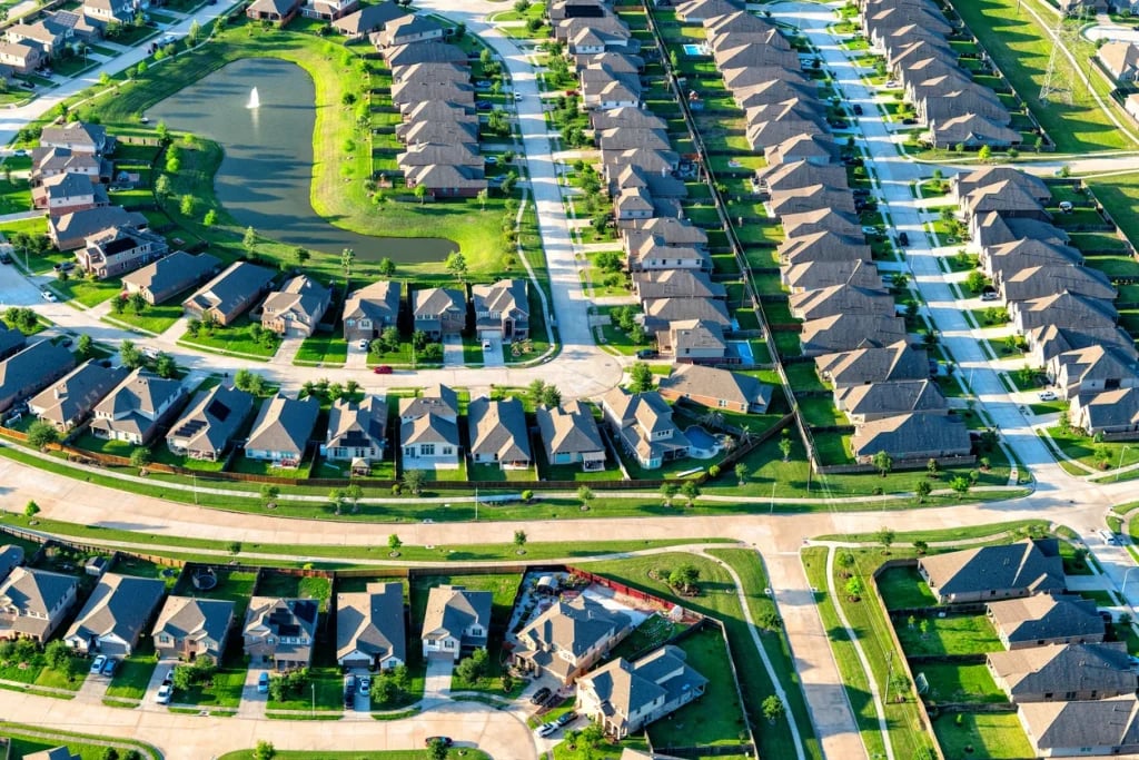  Buckhead vs Sandy Springs: Top Luxury Neighborhoods for Atlanta Home Buyers and Investors in 2026