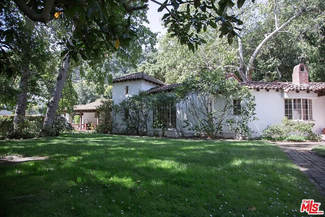 901 Stone Canyon Rd