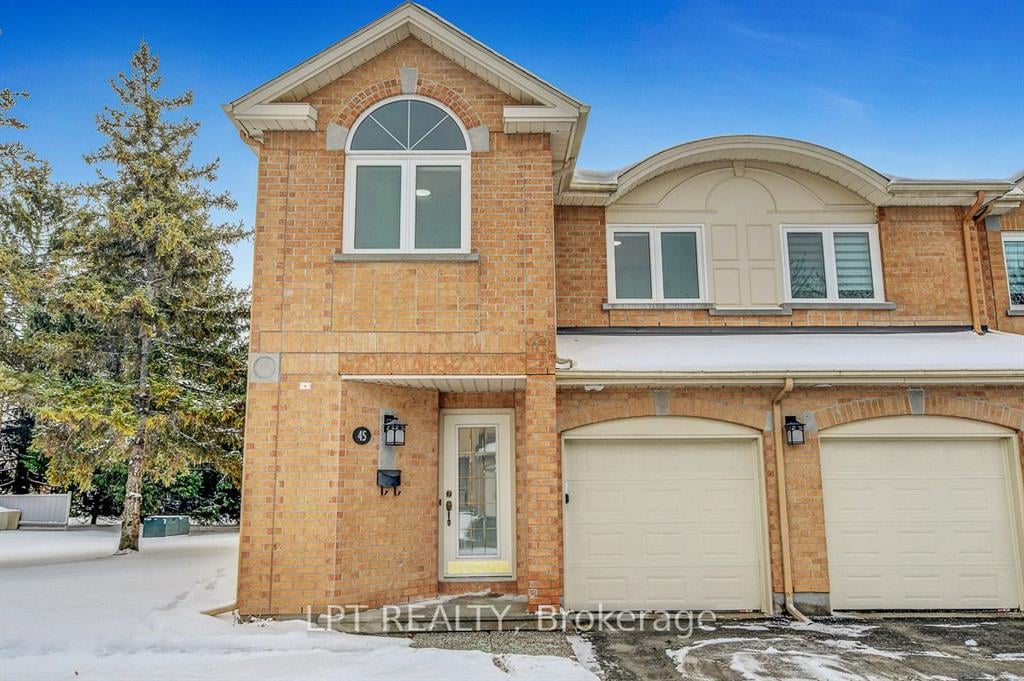 45 Grandcourt Dr