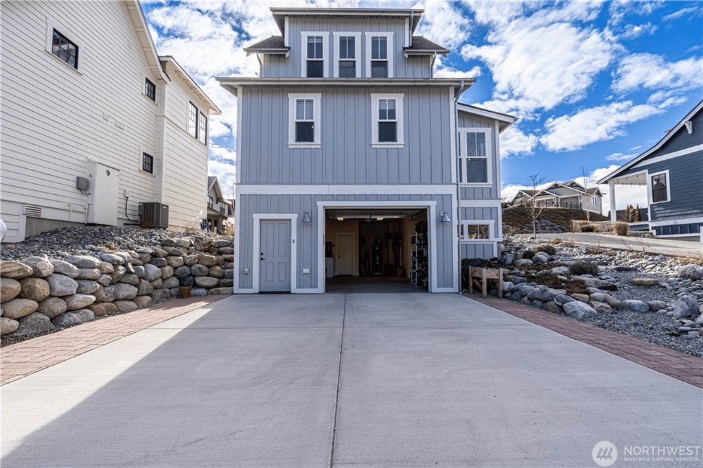 106 Porcupine Ln