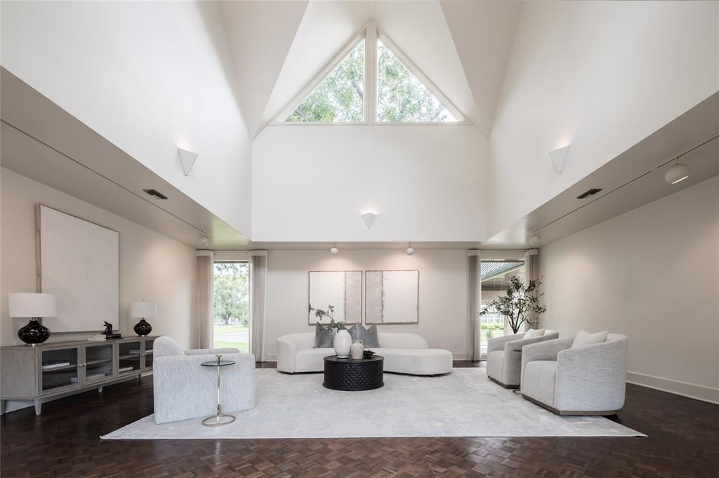 323 W Alkire Lake Dr