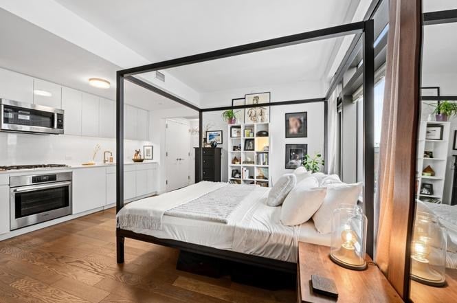 99 HUDSON ST Unit: 402
