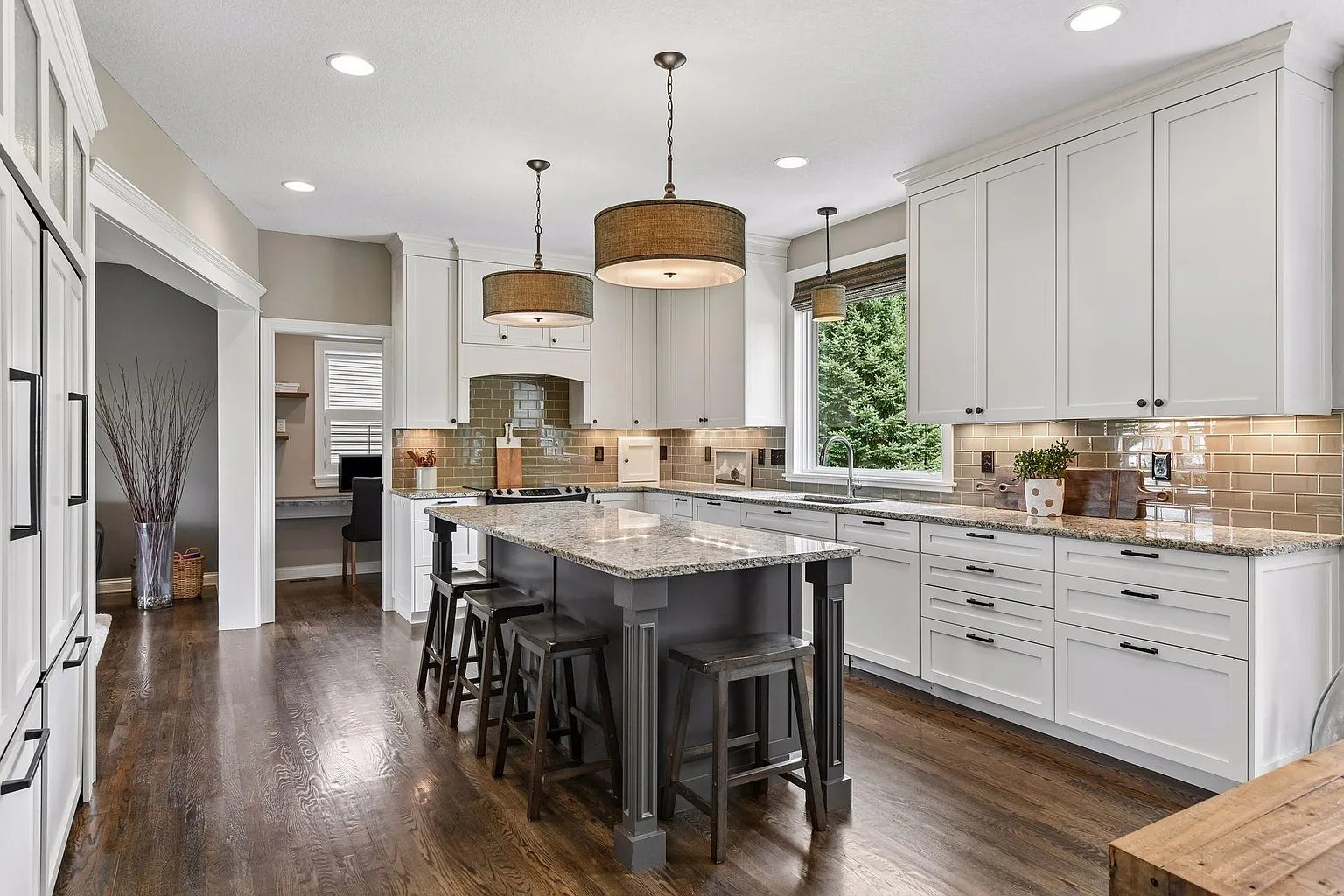 Stunning 2-Story in Springfield Community
