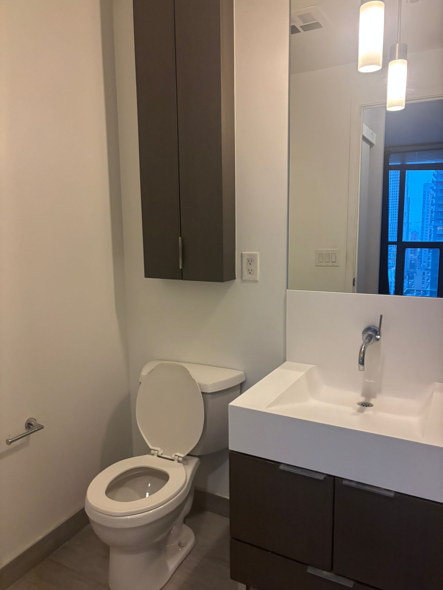 110 Charles St E #2807