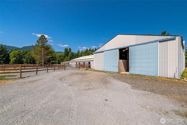 3086 Standard Rd, Deming, WA 98244