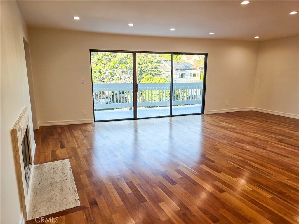 1310 Roxbury Dr #302