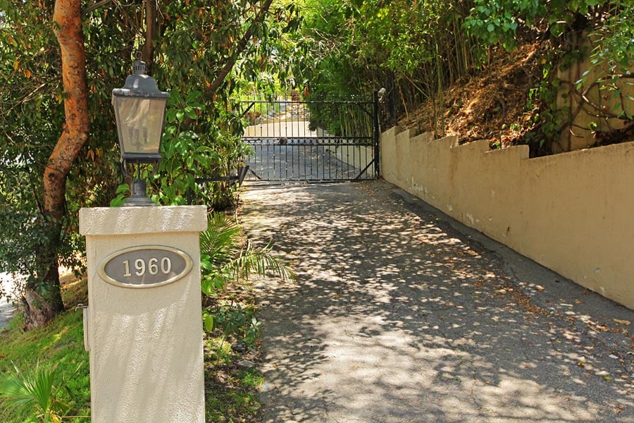 1960 Benedict Canyon Dr