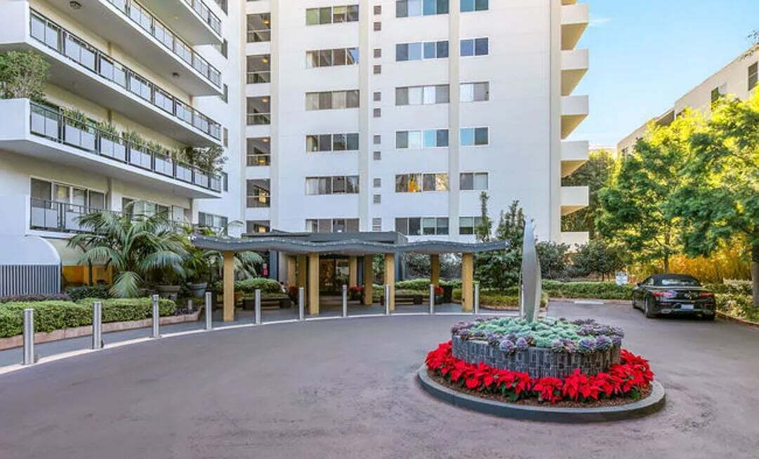 1155 N La Cienega Blvd #1006