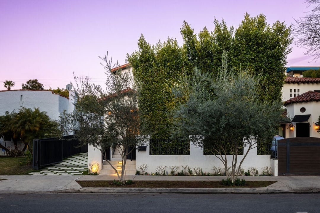 Solaris Pavilion, Westbourne Dr, 90048