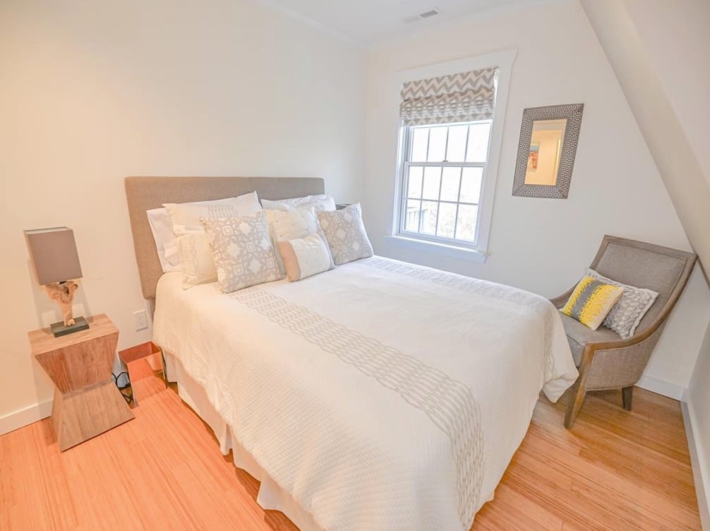 8 Puritan Dr
