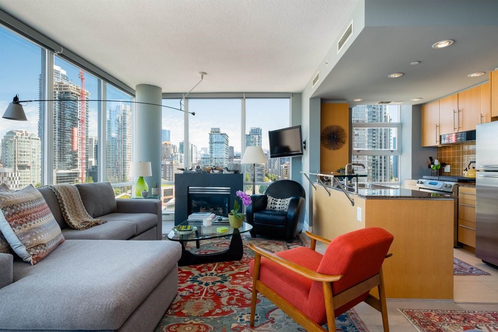 638 Beach Cres, #1805