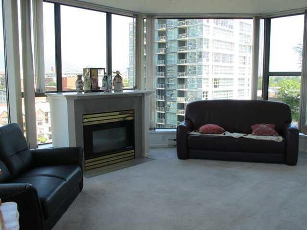 1128 Quebec St #901