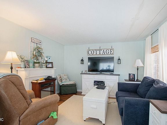 12507 Terry Ave, Wayland, MI 49348