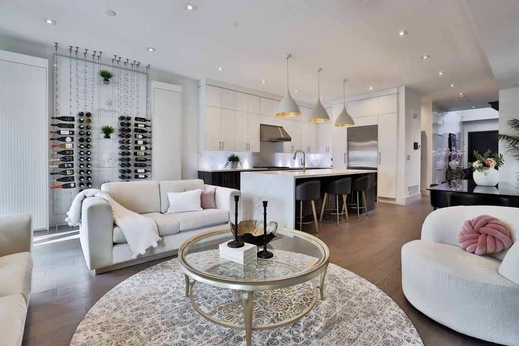 7B Iroquois Ave