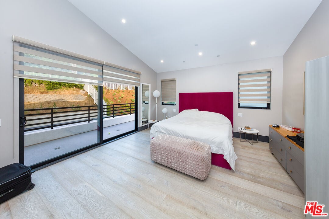 2122 Castle Heights Ave