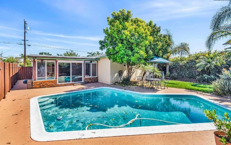 3878 Armstrong St, San Diego, CA 92111