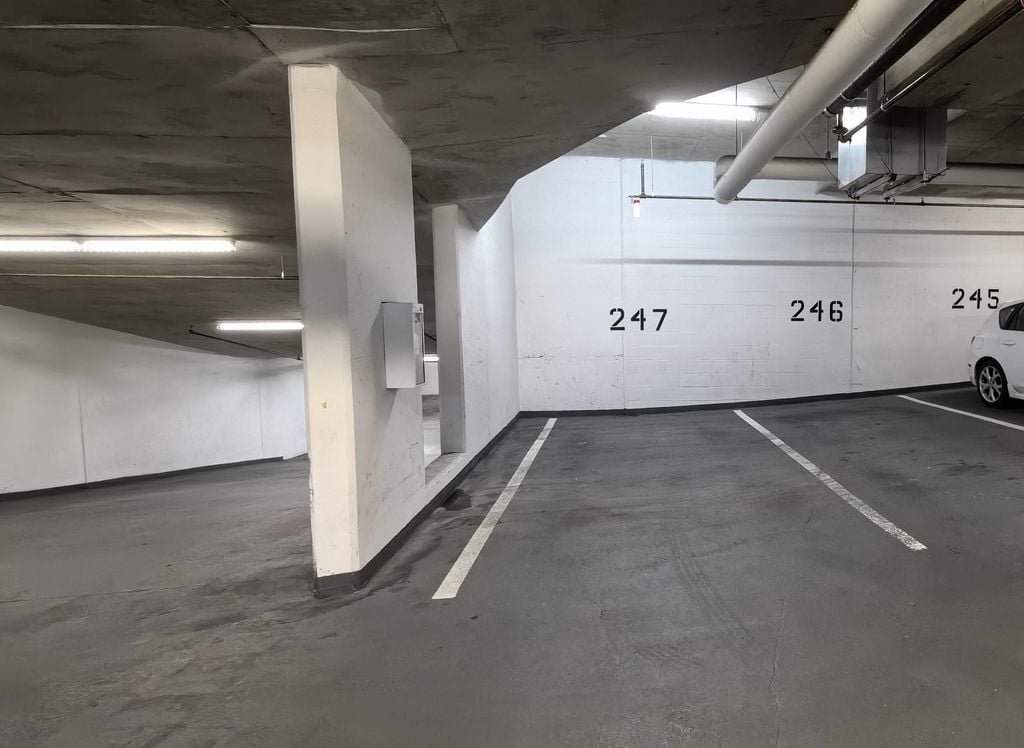 3008 Glen Dr, #1702