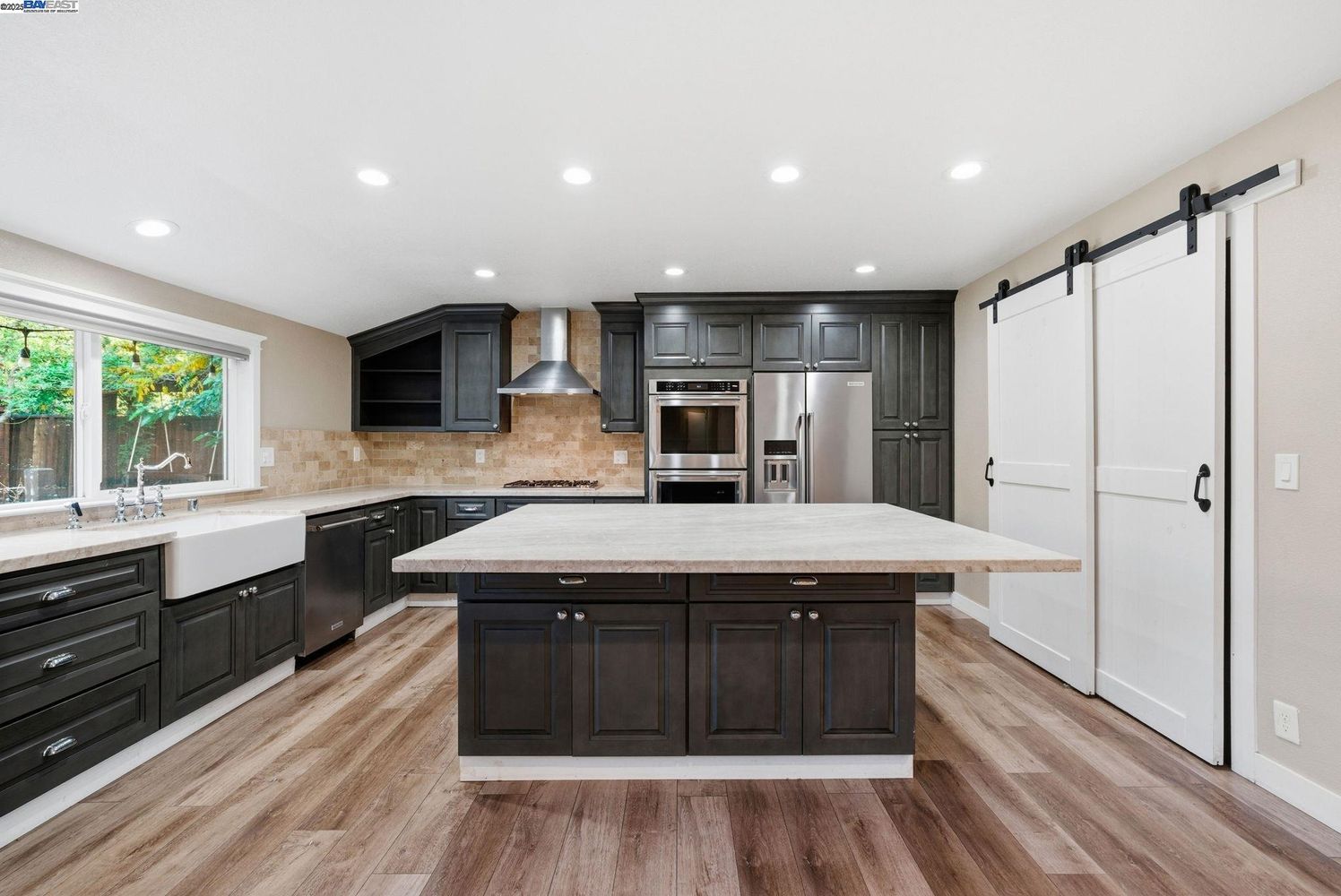 572 Old Farm Rd