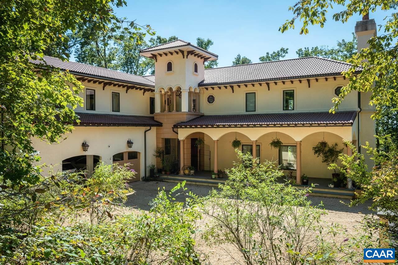 395 Claymont Dr