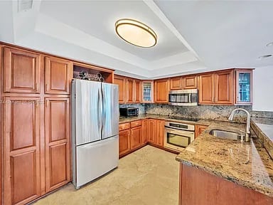 520 Brickell Key Dr #A904
