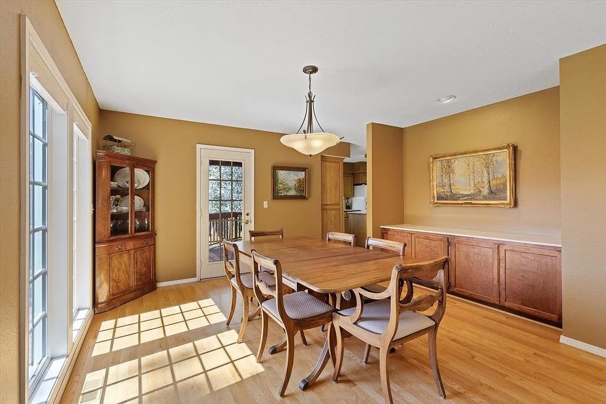 1228 S Greenridge Dr