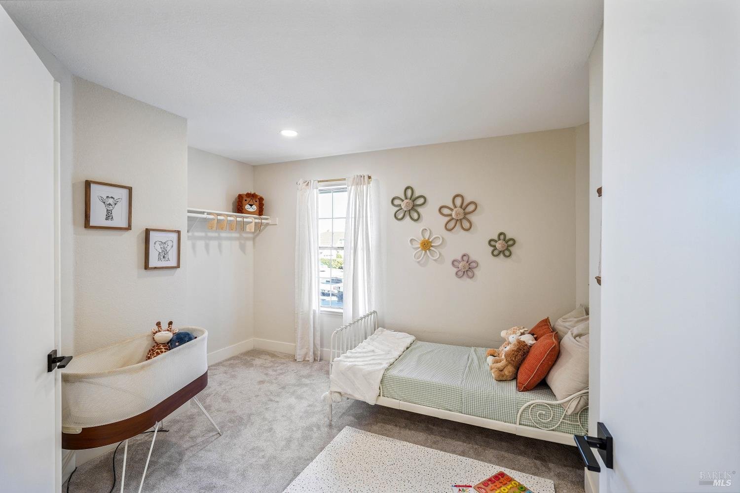 5050 Lakeview Circle