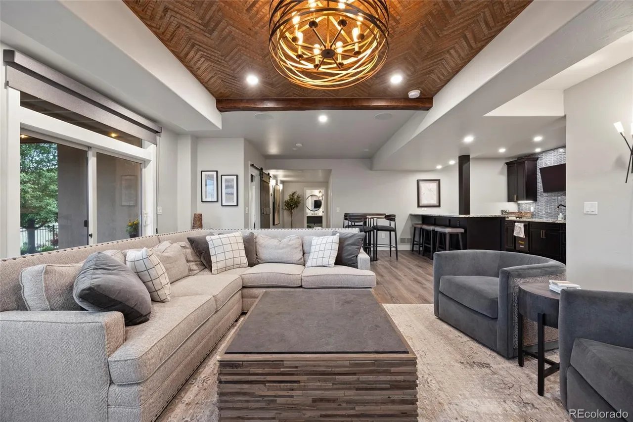 10601 Montecito Dr