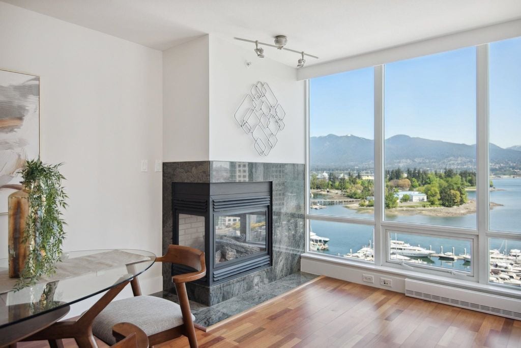 499 Broughton St, #1402