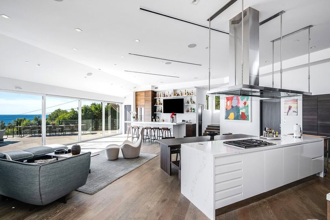 Vireon Pavilion, Pacific Coast Hwy, 90265