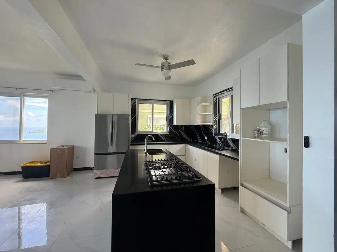 1079 Rogue's Bay 3 Bedroom Apartment 