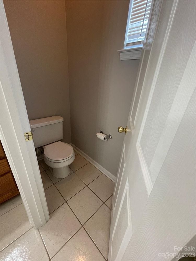 1208 Rockwell View Rd
