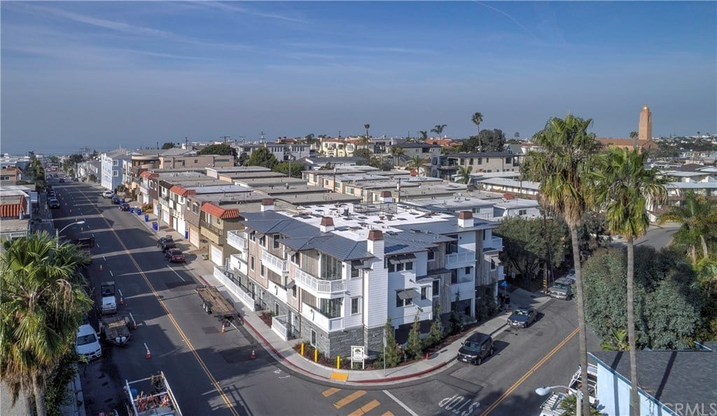 761 Manhattan Beach Blvd
