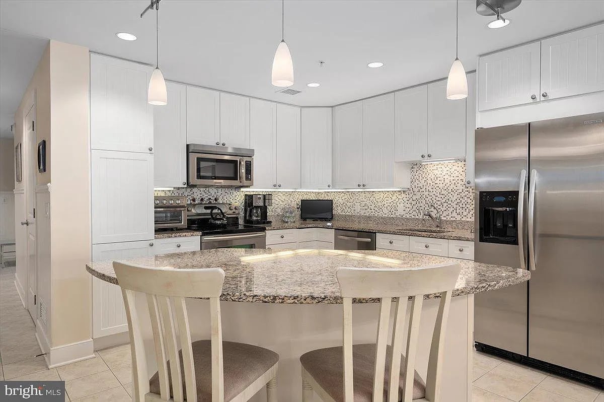 2 48th St Unit 1411